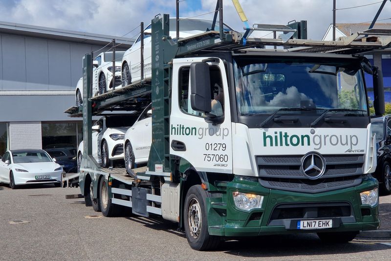 New Mercedes-Benz courtesy cars arrive!