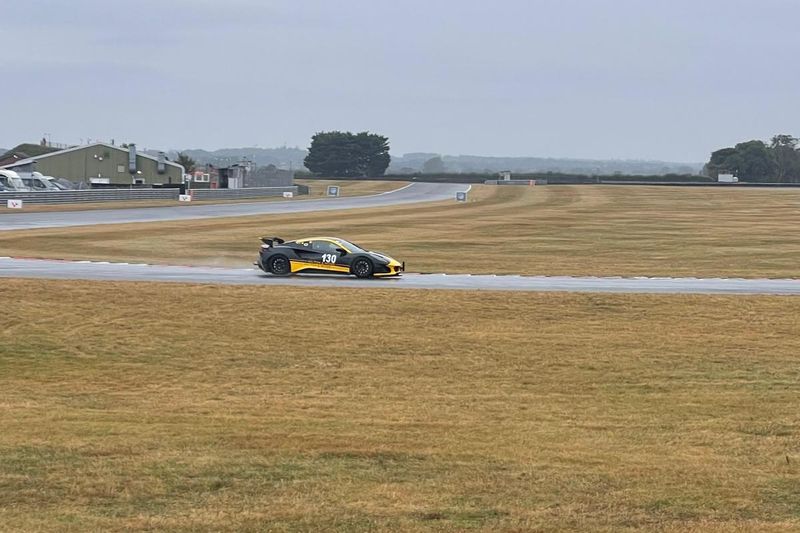 Hilton & Moss win THRICE at Snetterton