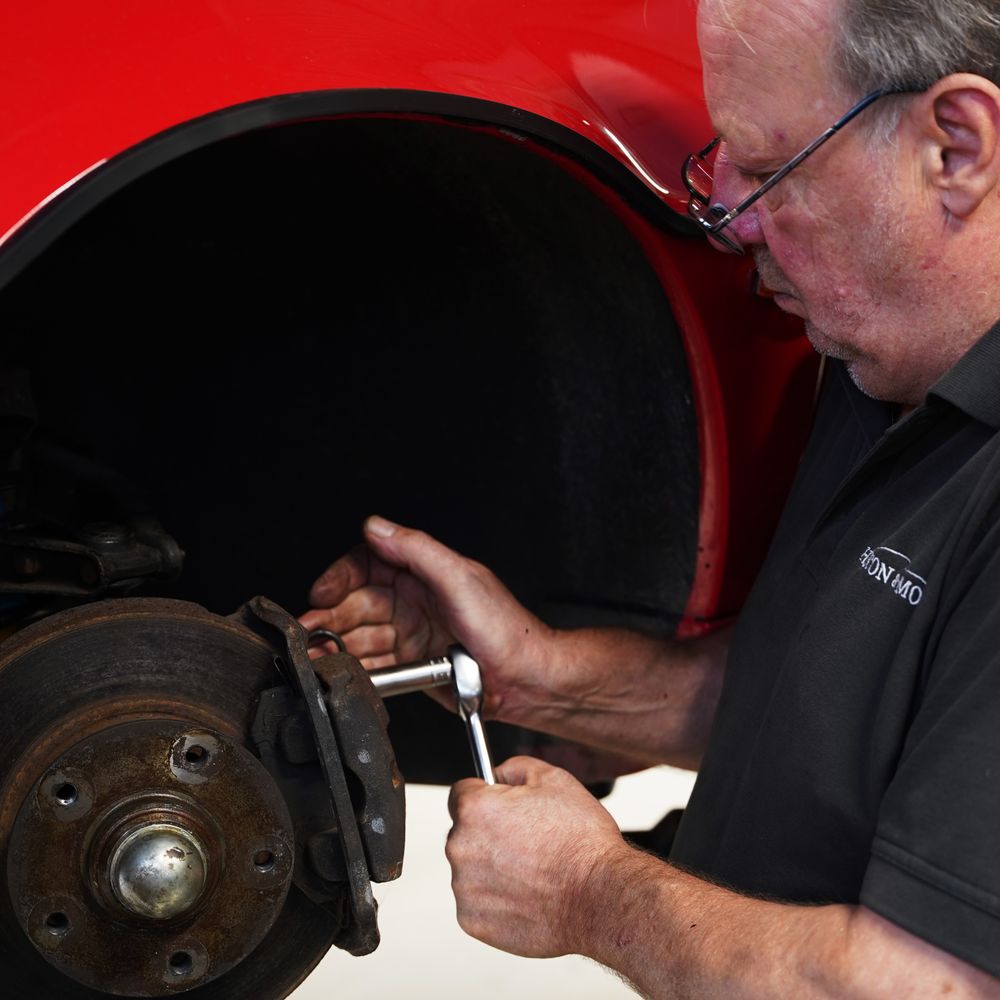Hilton & Moss servicing for your luxury, performance or classic Classic Lotus