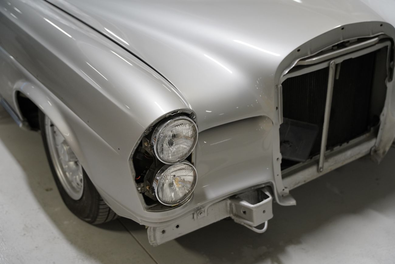 Classic Mercedes-Benz servicing at Hilton & Moss