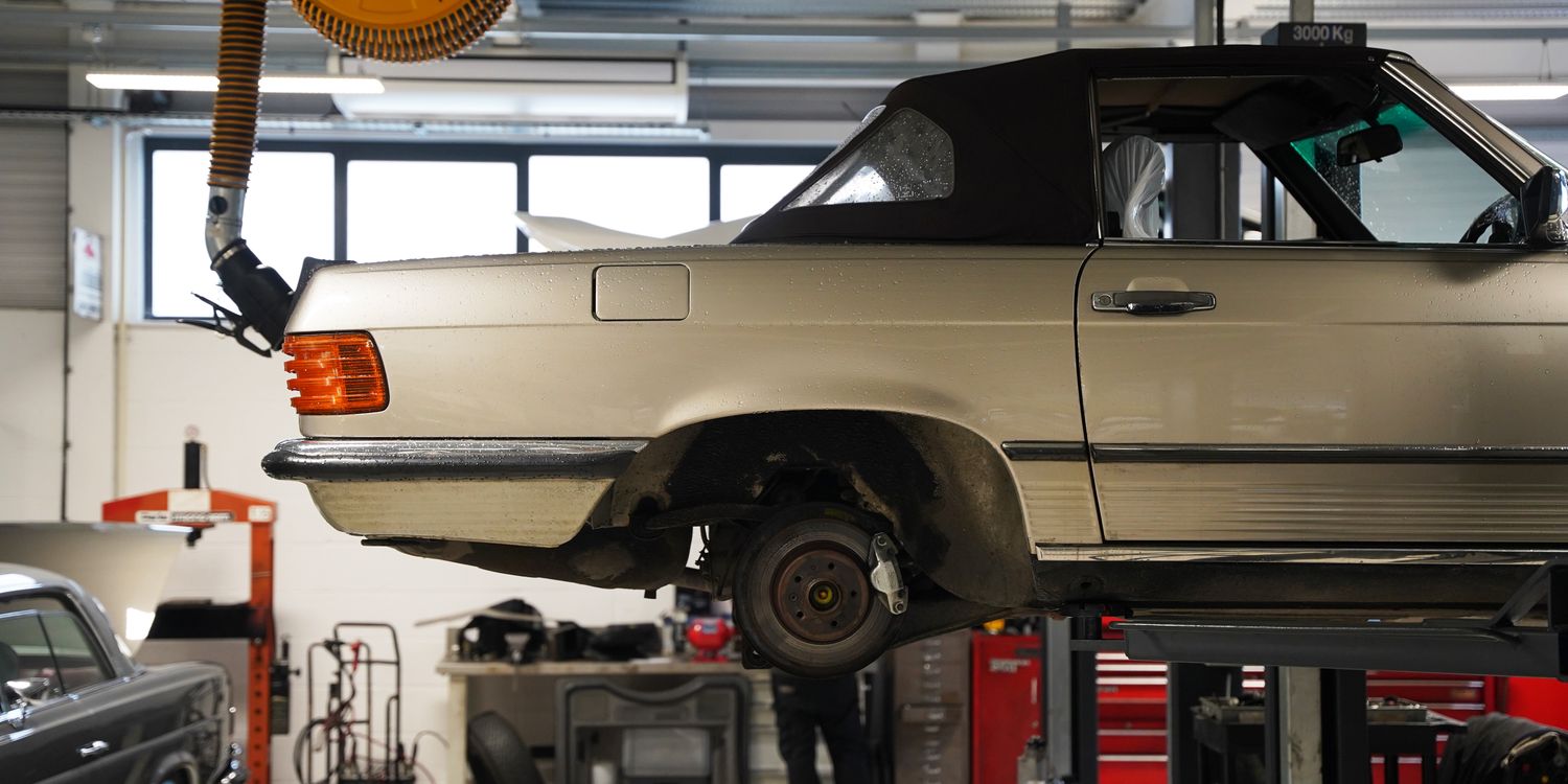 Hilton & Moss servicing for your luxury, performance or classic Classic Mercedes-Benz