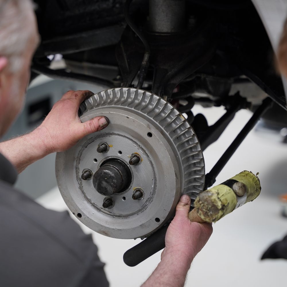 Hilton & Moss servicing for your luxury, performance or classic Classic Mercedes-Benz