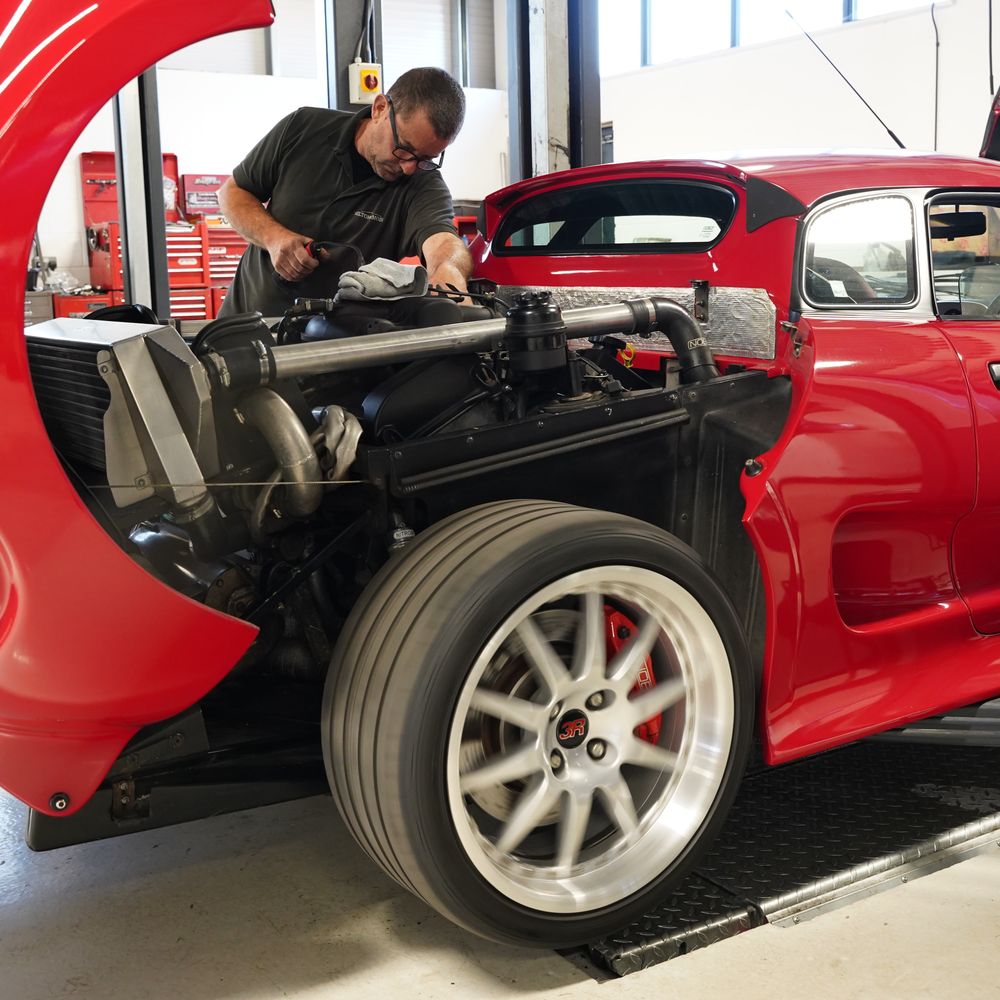 Hilton & Moss servicing for your luxury, performance or classic Noble
