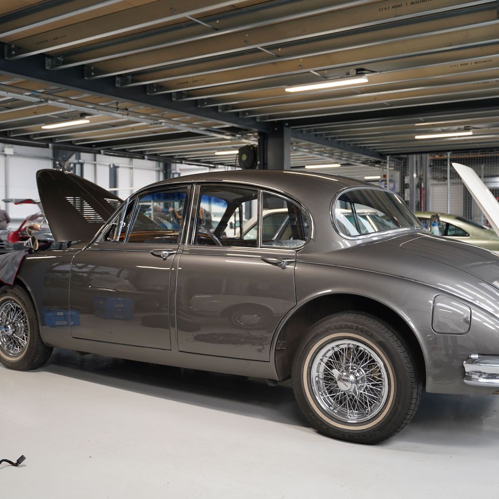 Hilton & Moss servicing for your luxury, performance or classic Jaguar