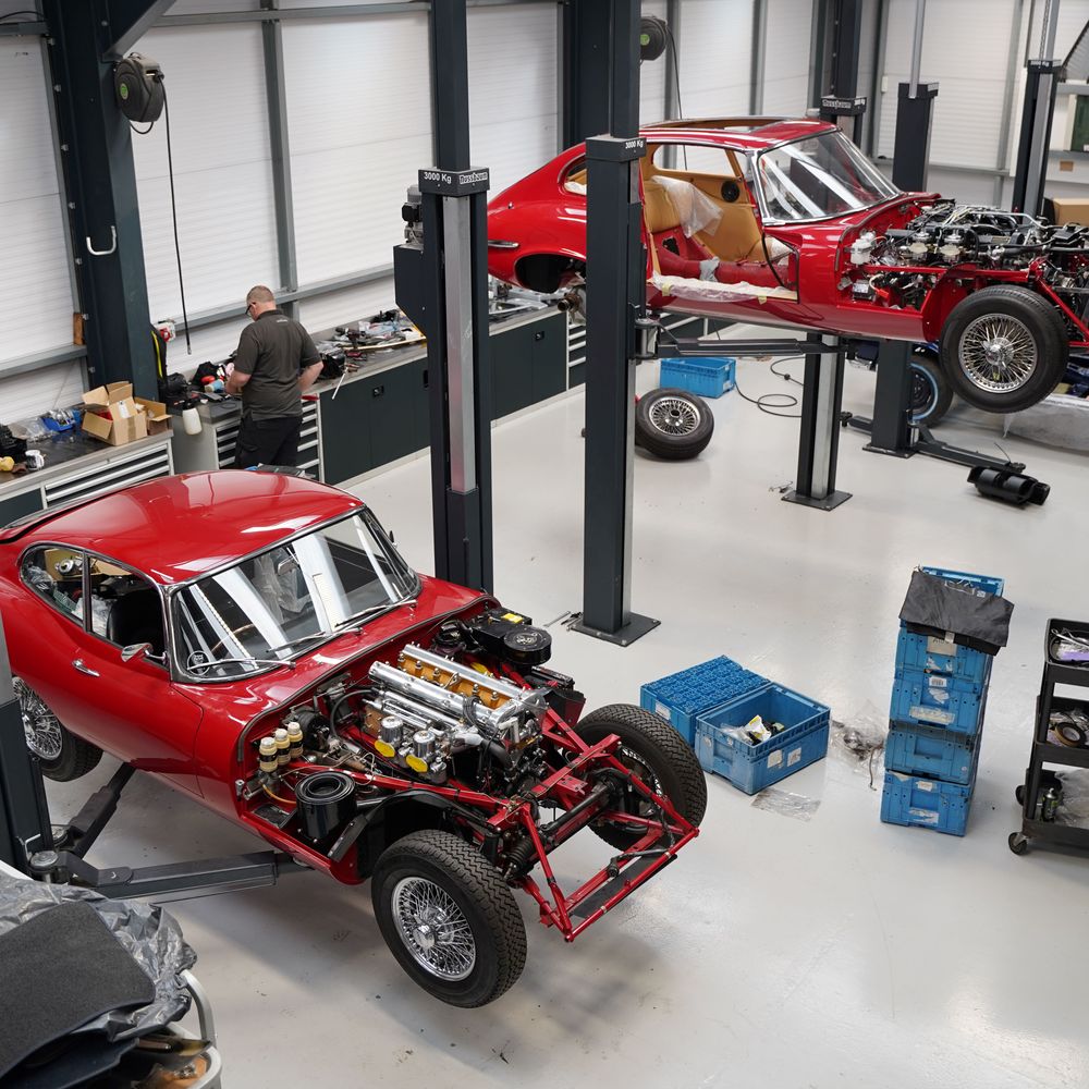 Hilton & Moss servicing for your luxury, performance or classic Jaguar