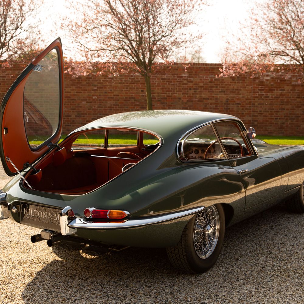 Hilton & Moss servicing for your luxury, performance or classic Jaguar