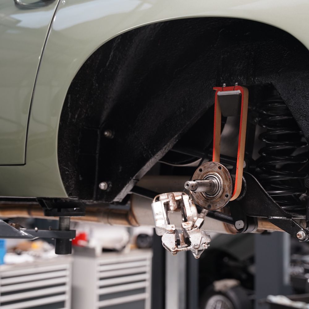 Hilton & Moss servicing for your luxury, performance or classic Classic Aston Martin