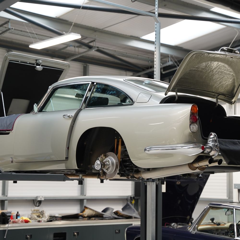 Hilton & Moss servicing for your luxury, performance or classic Classic Aston Martin