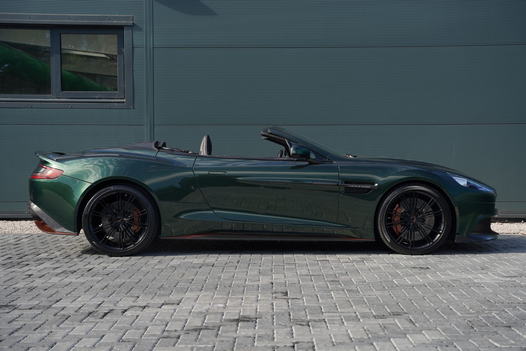 2018 Aston Martin Vanquish S Volante Ultimate