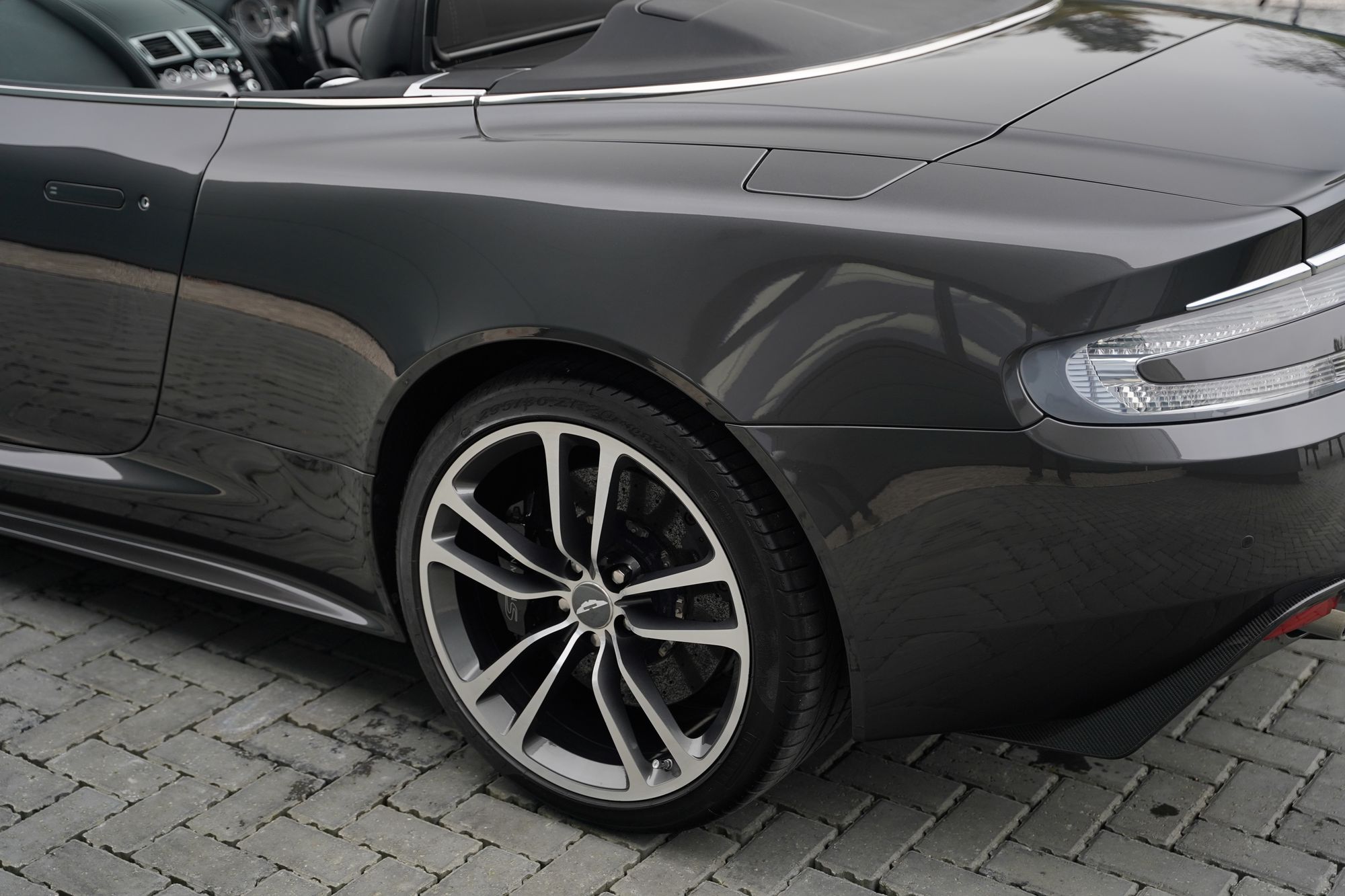 2011 Aston Martin DBS Volante