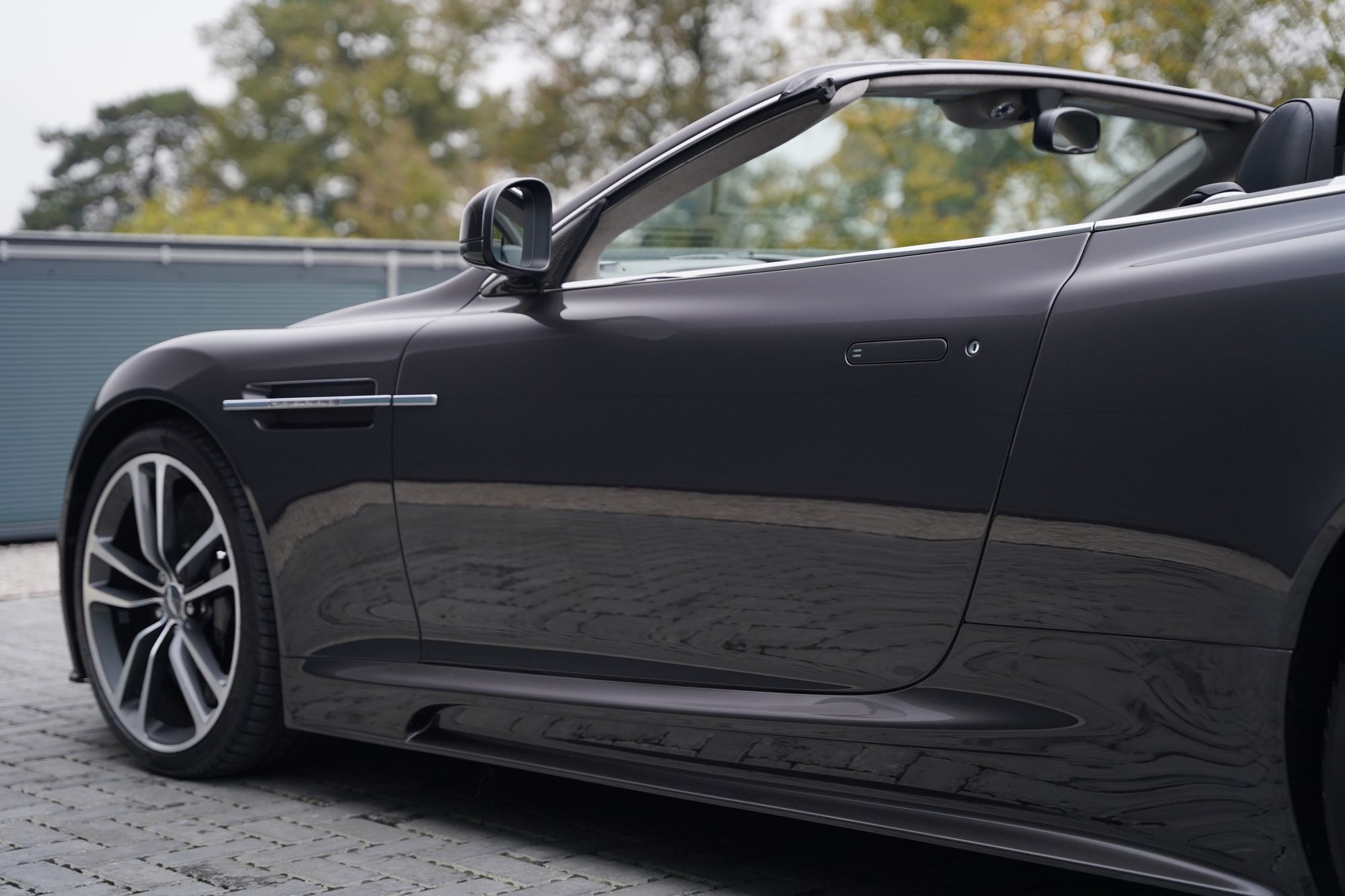 2011 Aston Martin DBS Volante