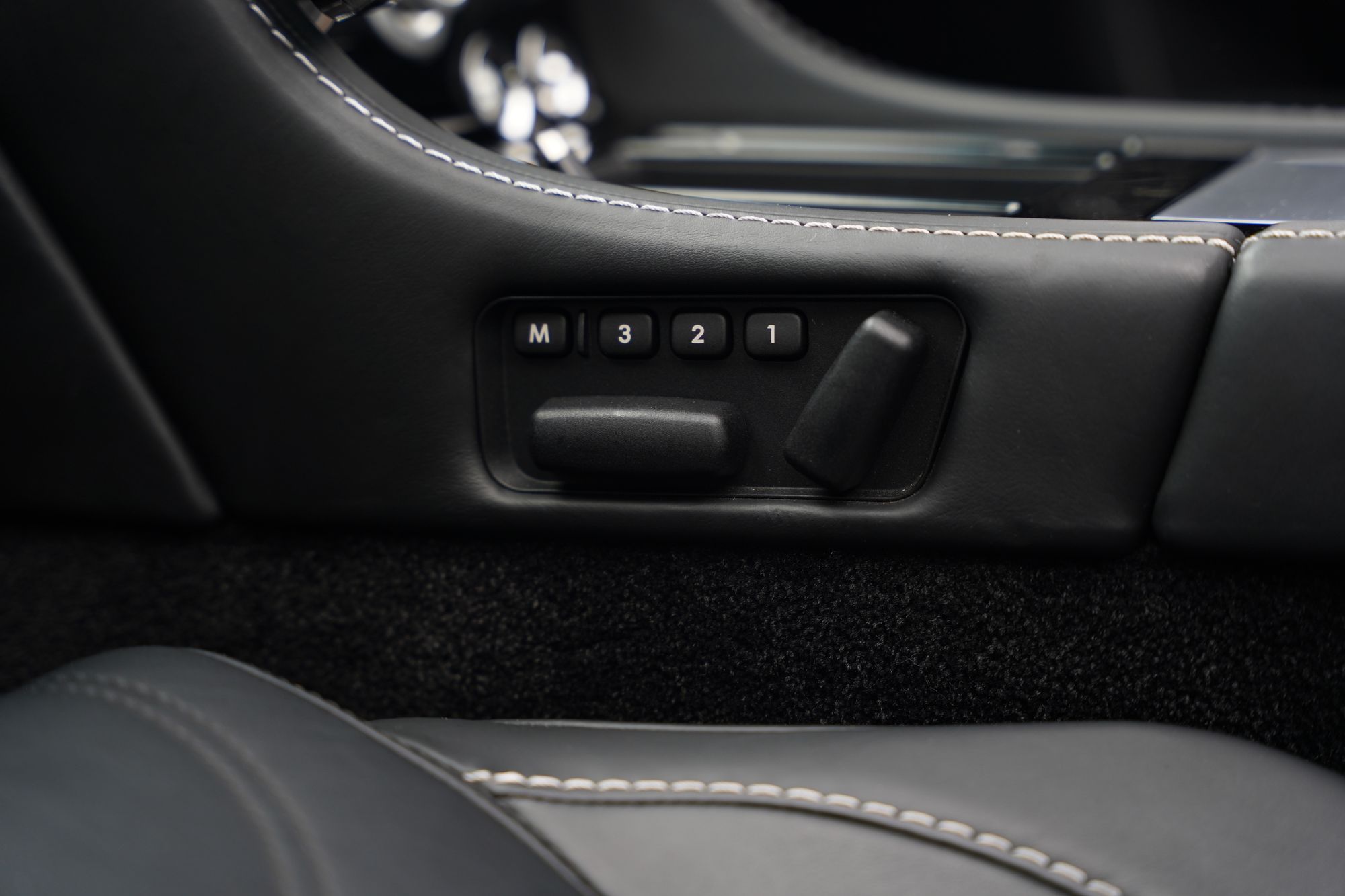 2011 Aston Martin DBS Volante
