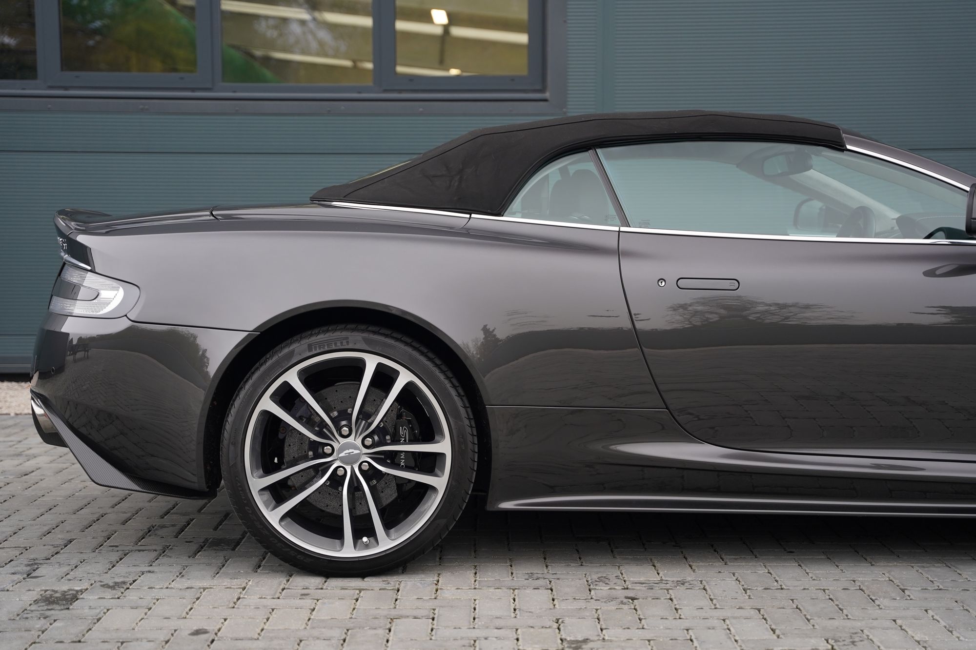2011 Aston Martin DBS Volante