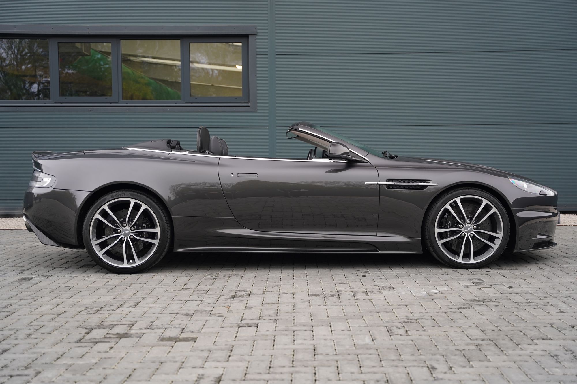 2011 Aston Martin DBS Volante