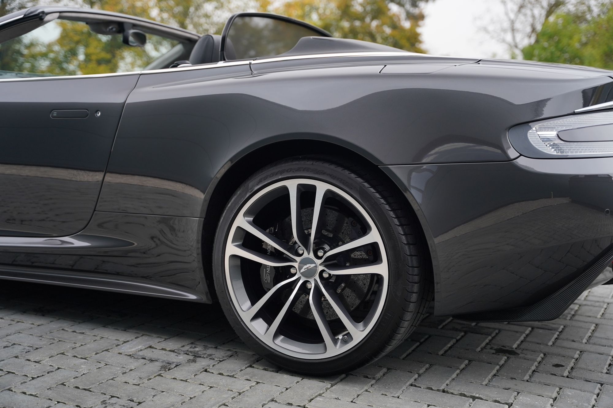 2011 Aston Martin DBS Volante