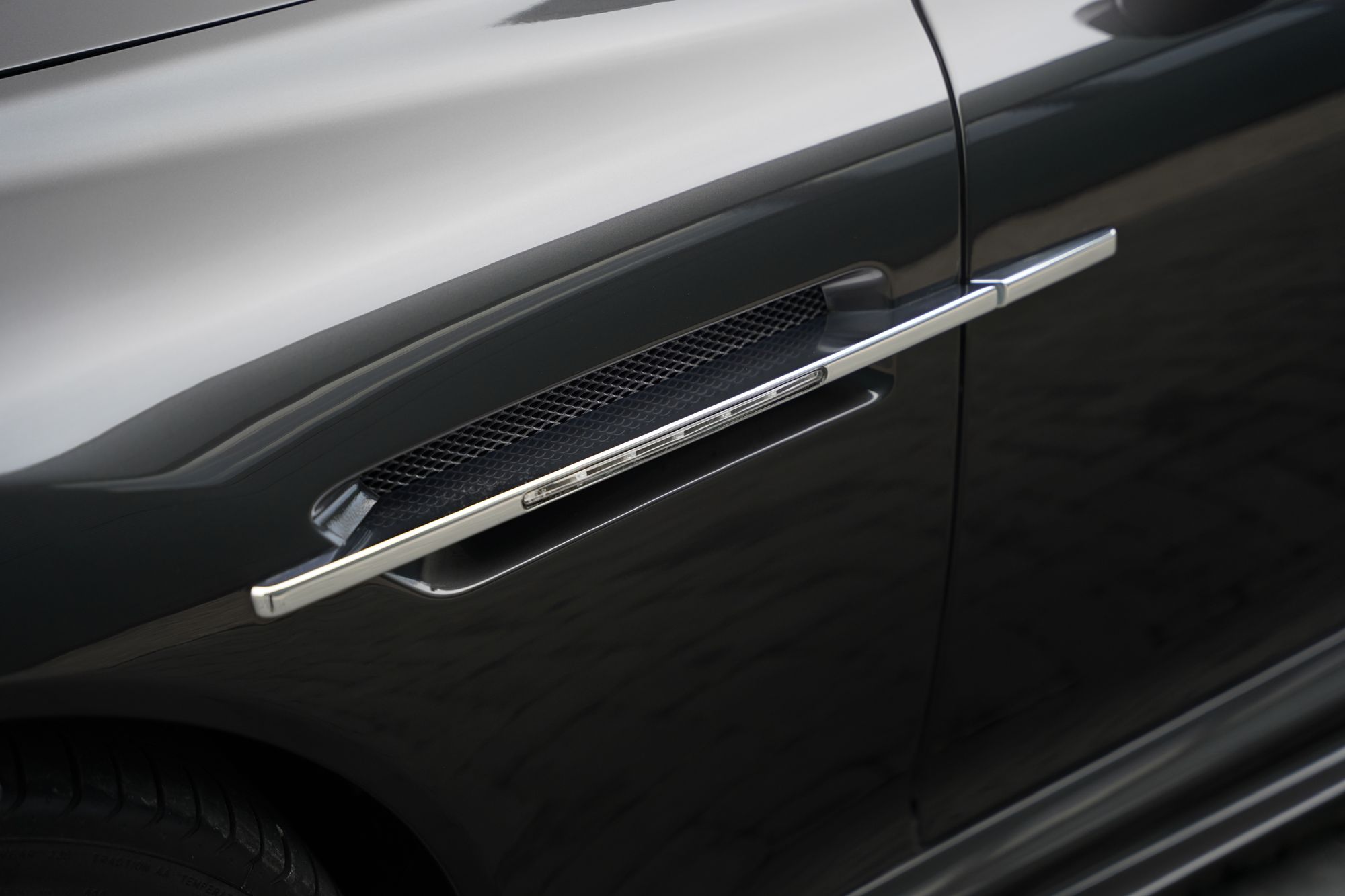 2011 Aston Martin DBS Volante