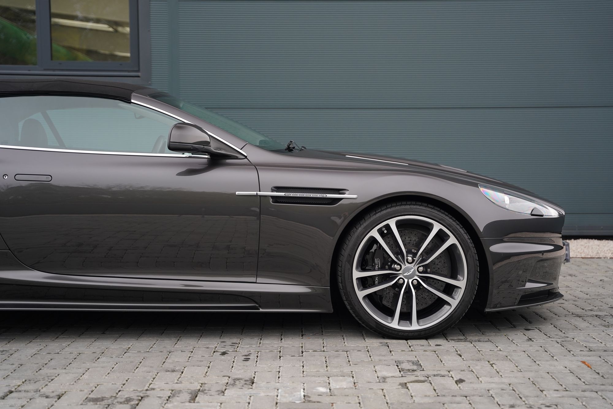2011 Aston Martin DBS Volante