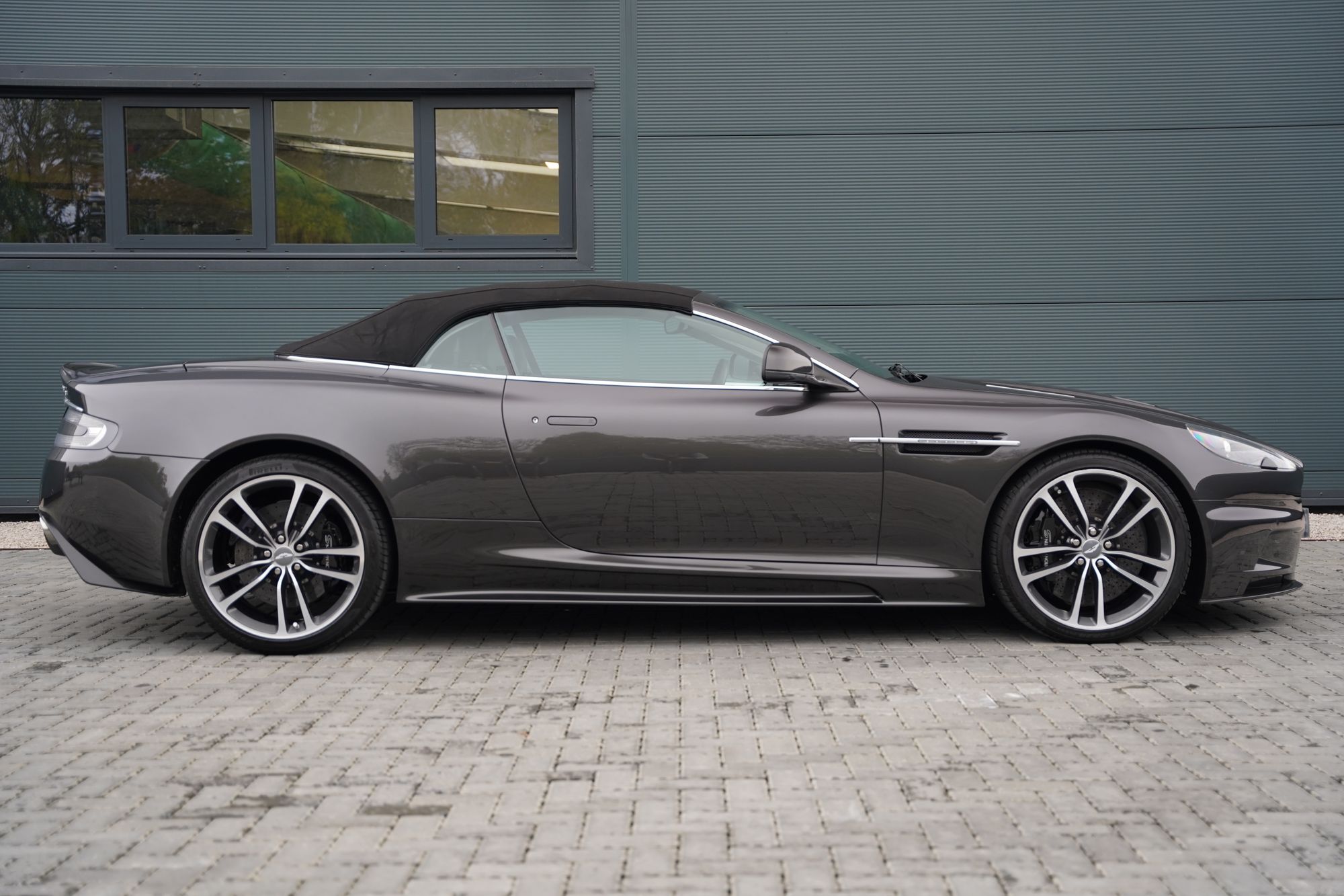 2011 Aston Martin DBS Volante