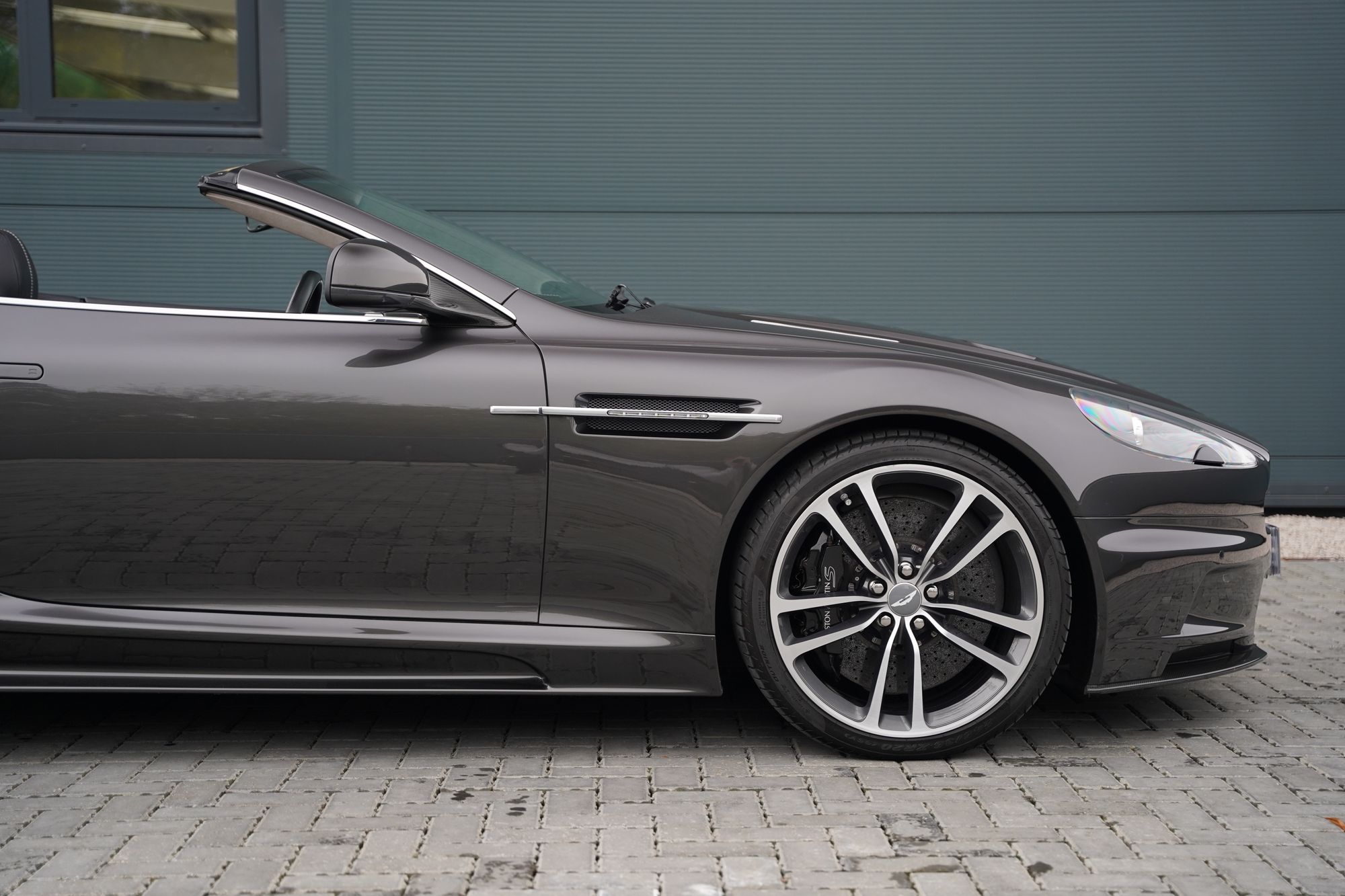 2011 Aston Martin DBS Volante