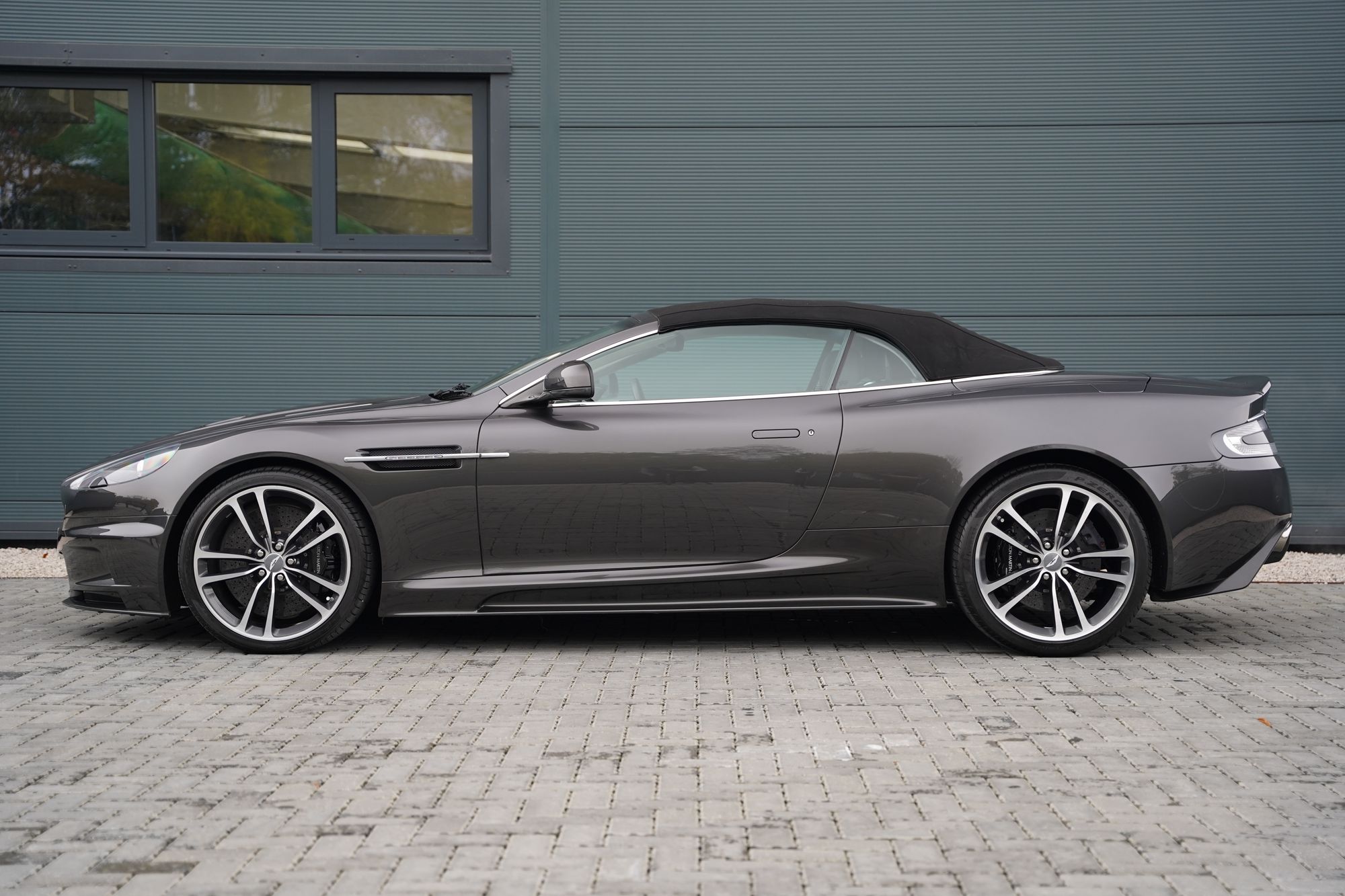 2011 Aston Martin DBS Volante