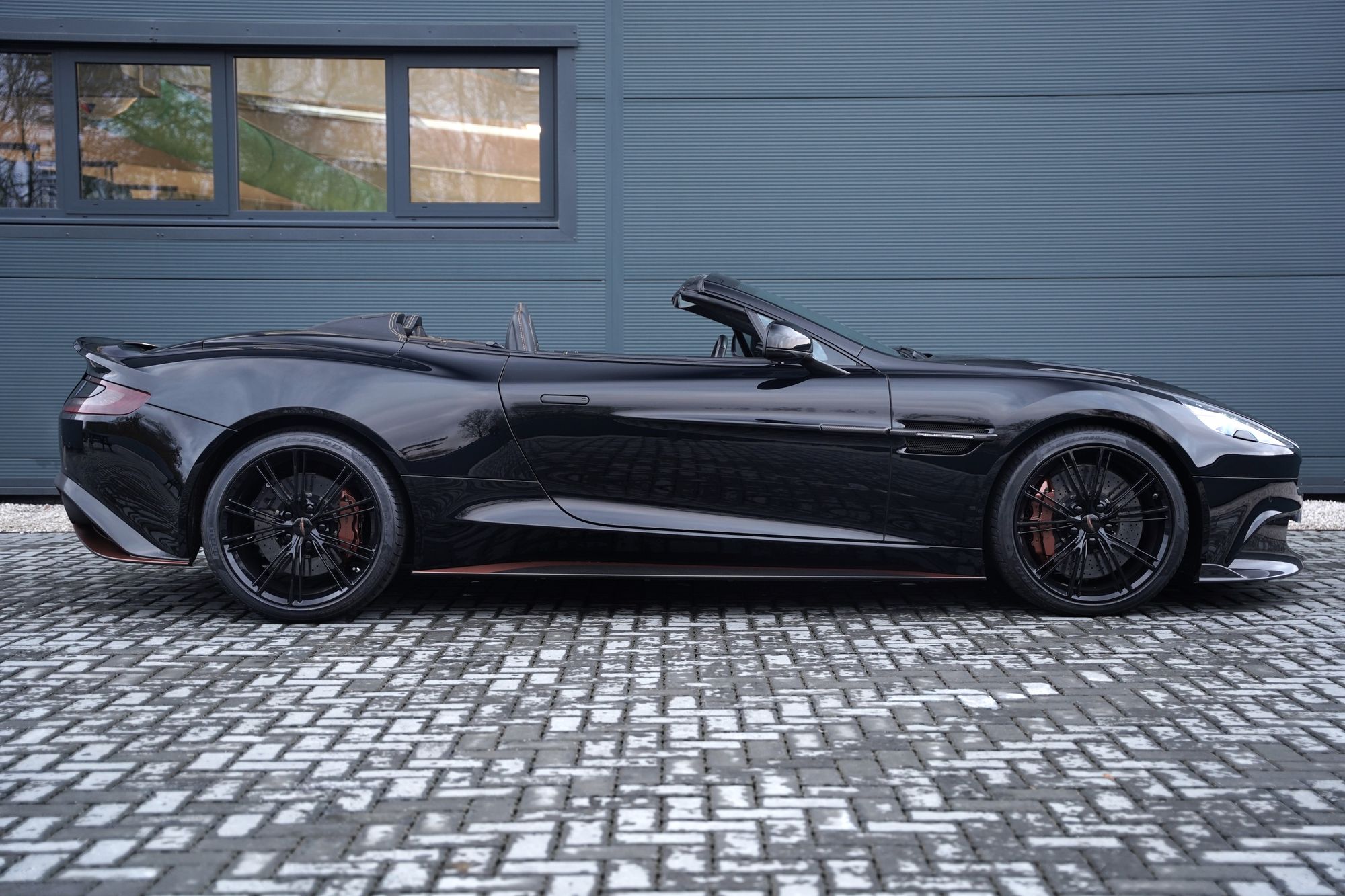 2018 Aston Martin Vanquish S Volante Ultimate