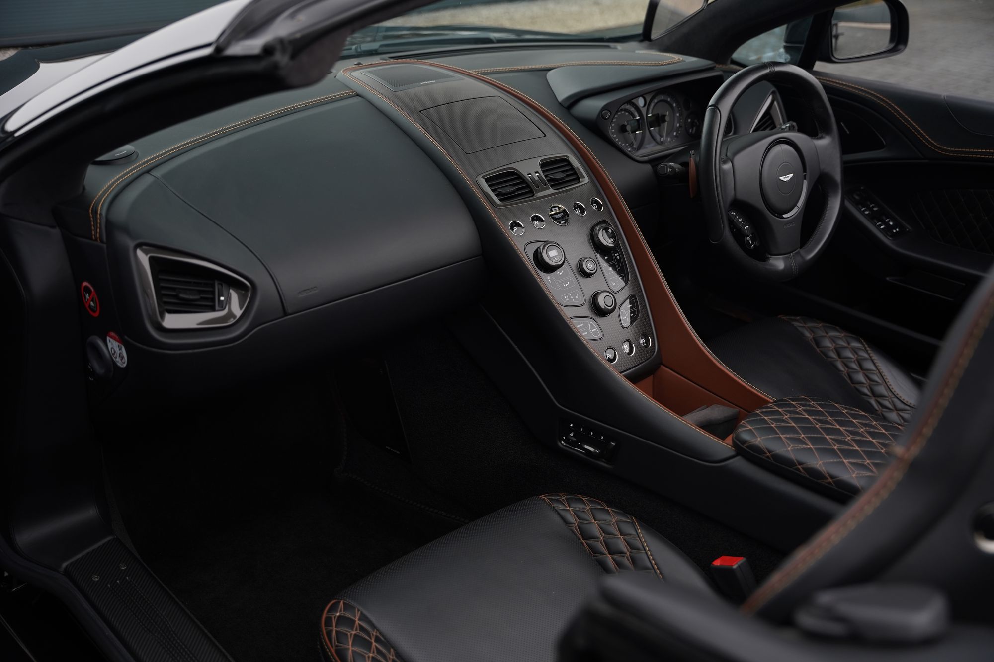 2018 Aston Martin Vanquish S Volante Ultimate