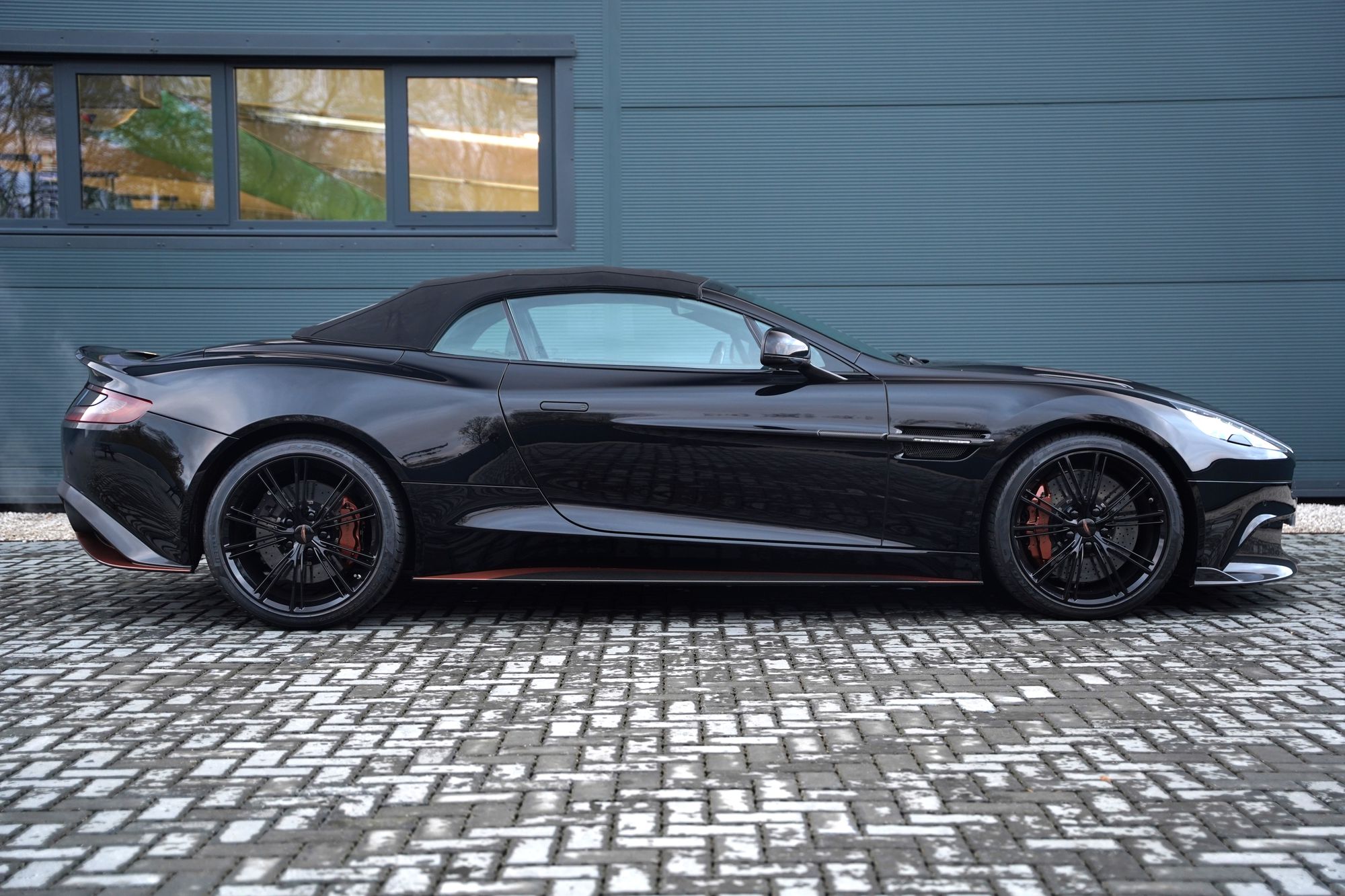 2018 Aston Martin Vanquish S Volante Ultimate