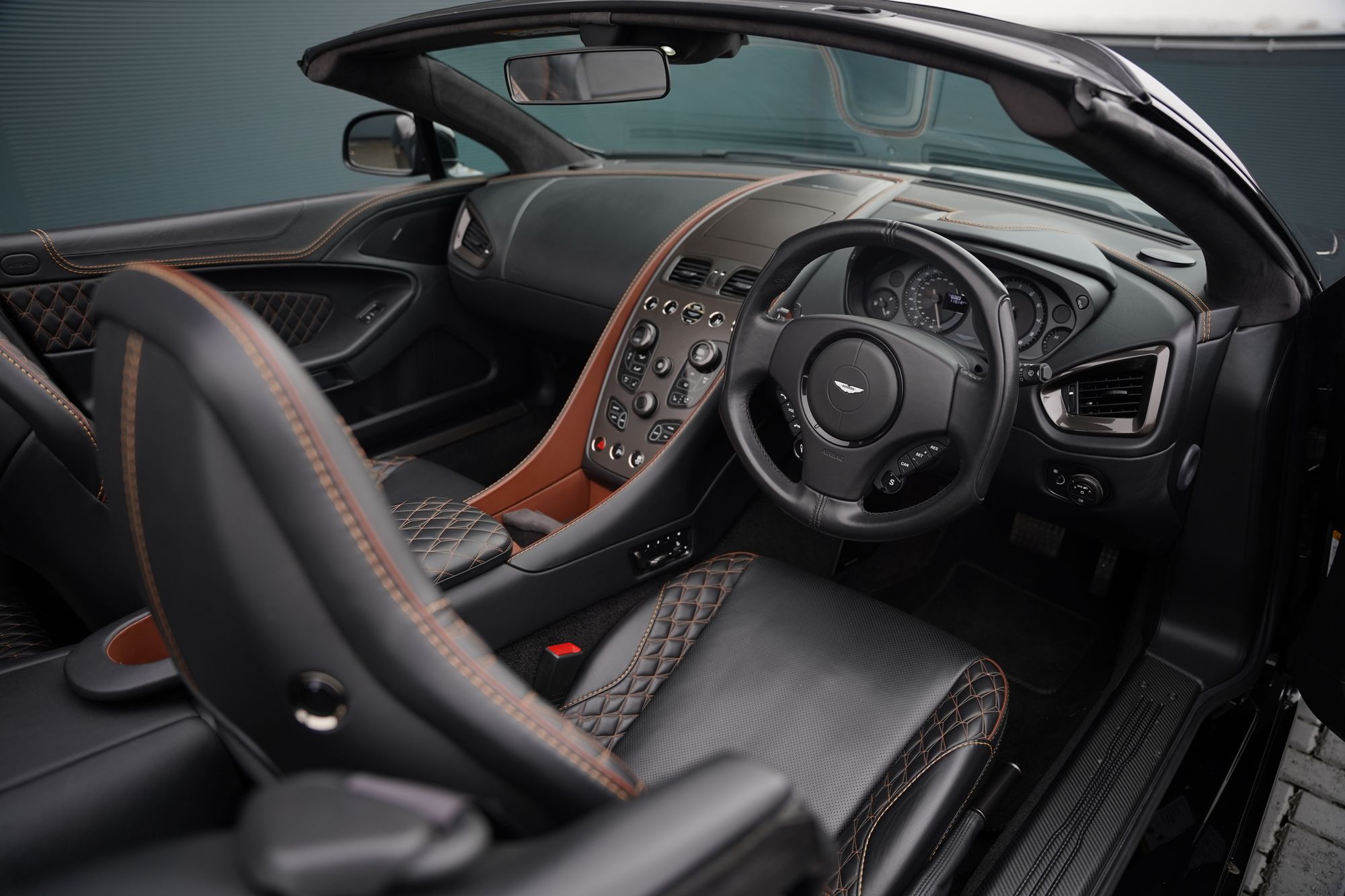 2018 Aston Martin Vanquish S Volante Ultimate