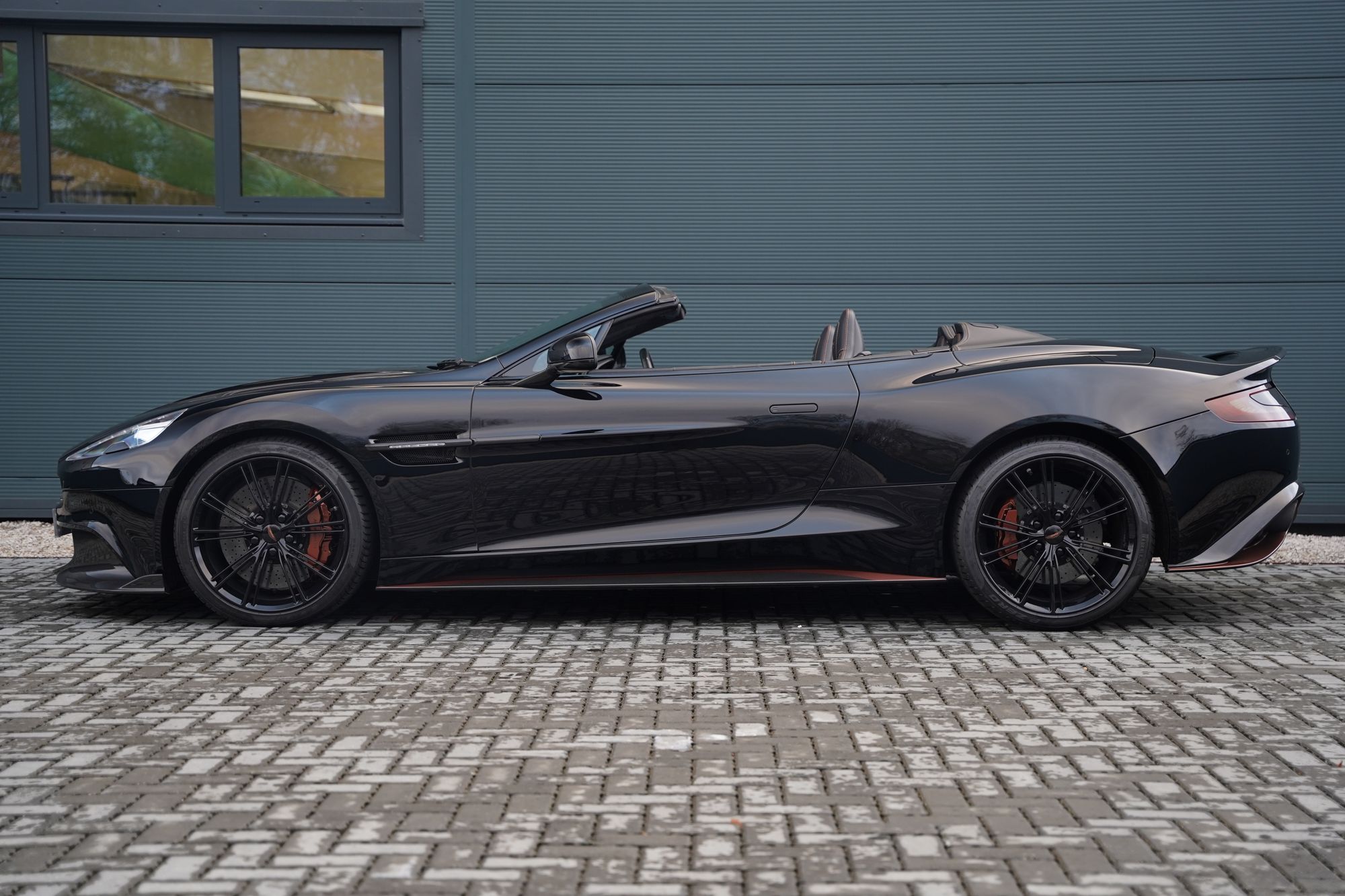 2018 Aston Martin Vanquish S Volante Ultimate