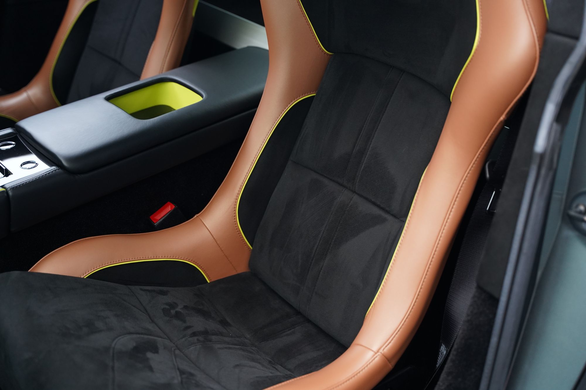 2018 Aston Martin V8 Vantage AMR