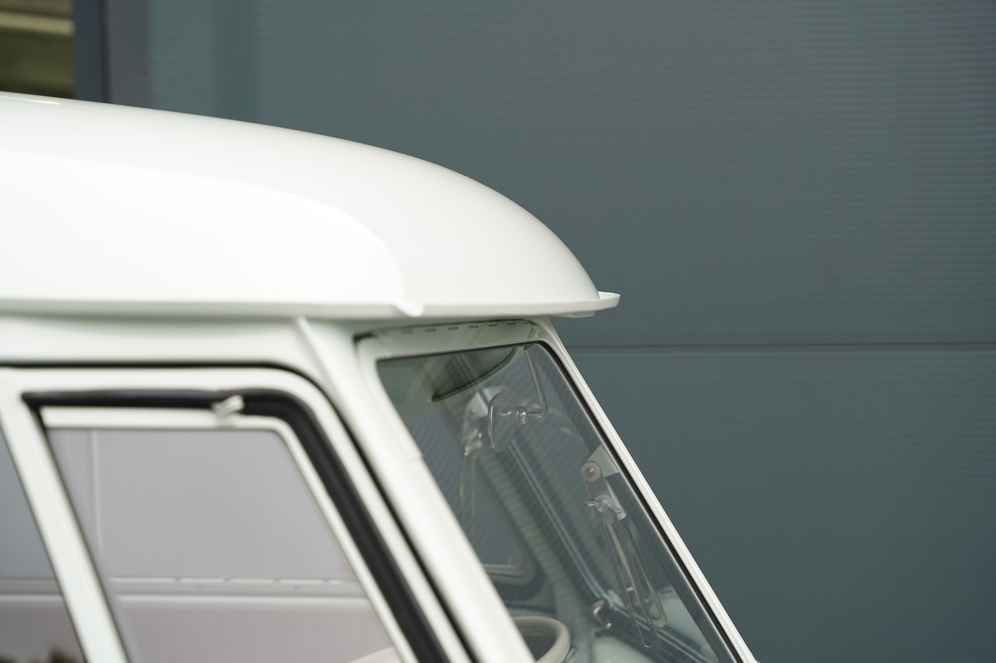 1962 Volkswagen Type 2 T1 15-Window Splitscreen Deluxe