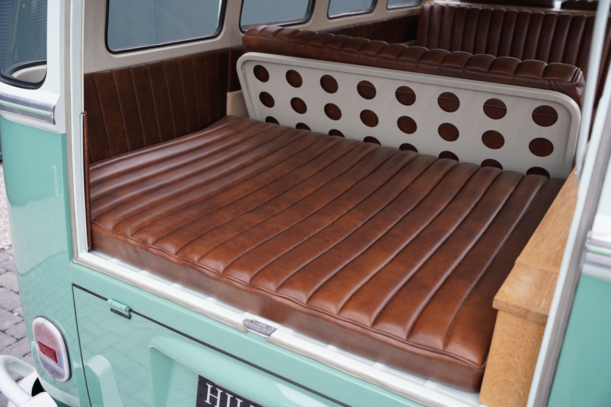 1962 Volkswagen Type 2 T1 15-Window Splitscreen Deluxe