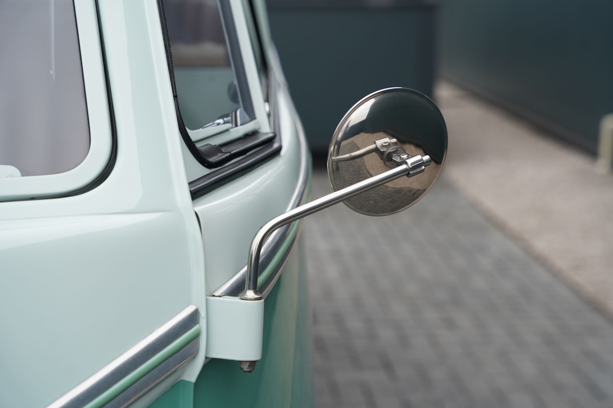 1962 Volkswagen Type 2 T1 15-Window Splitscreen Deluxe