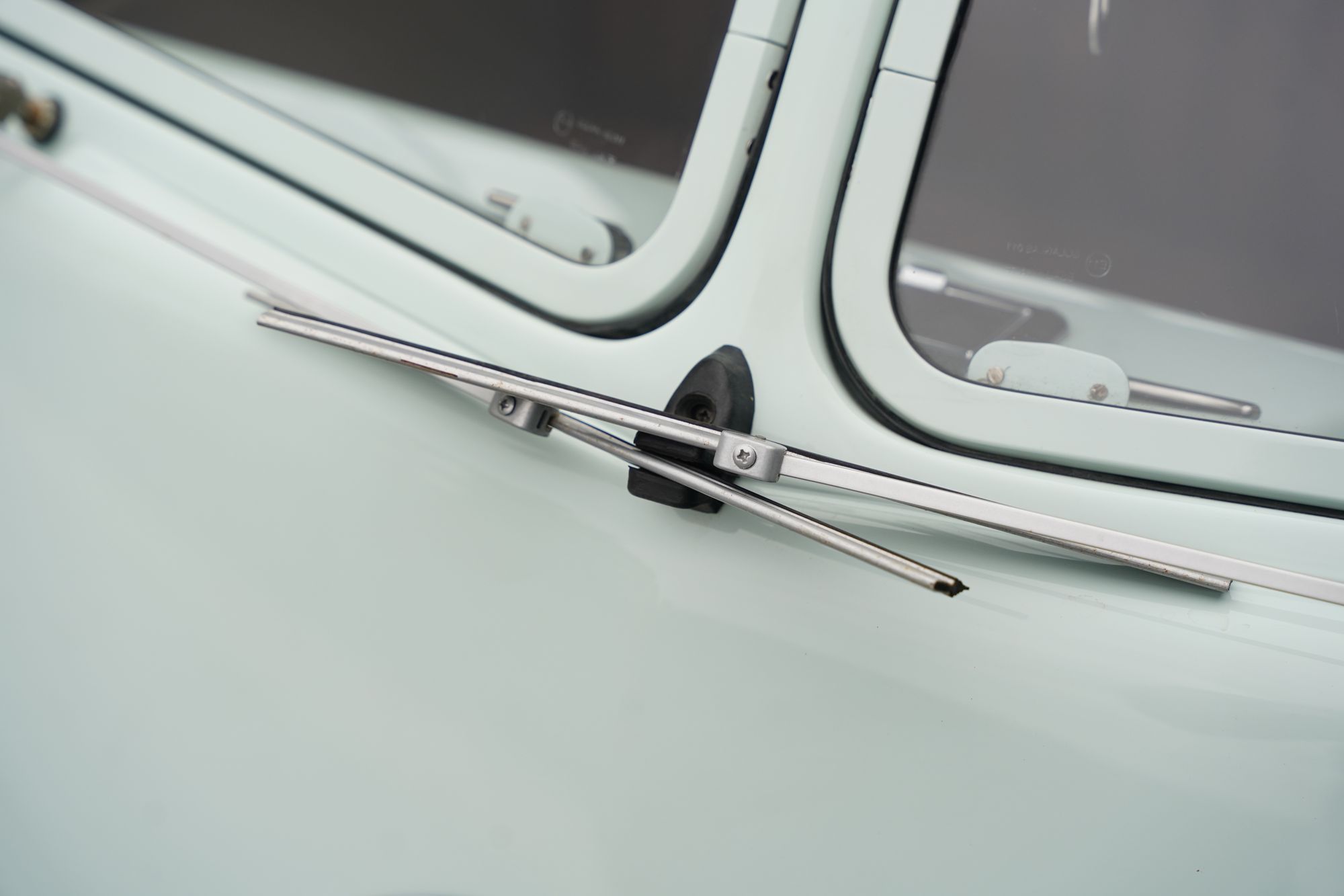 1962 Volkswagen Type 2 T1 15-Window Splitscreen Deluxe