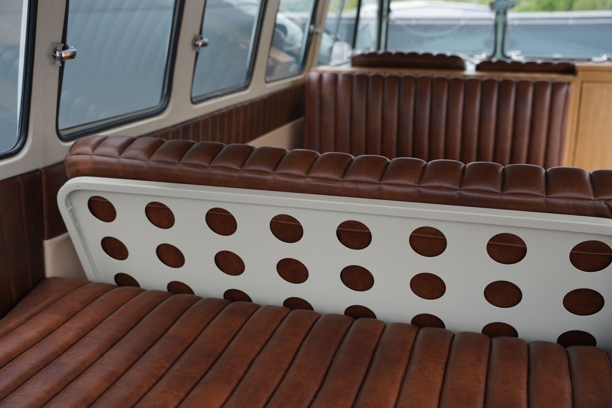1962 Volkswagen Type 2 T1 15-Window Splitscreen Deluxe