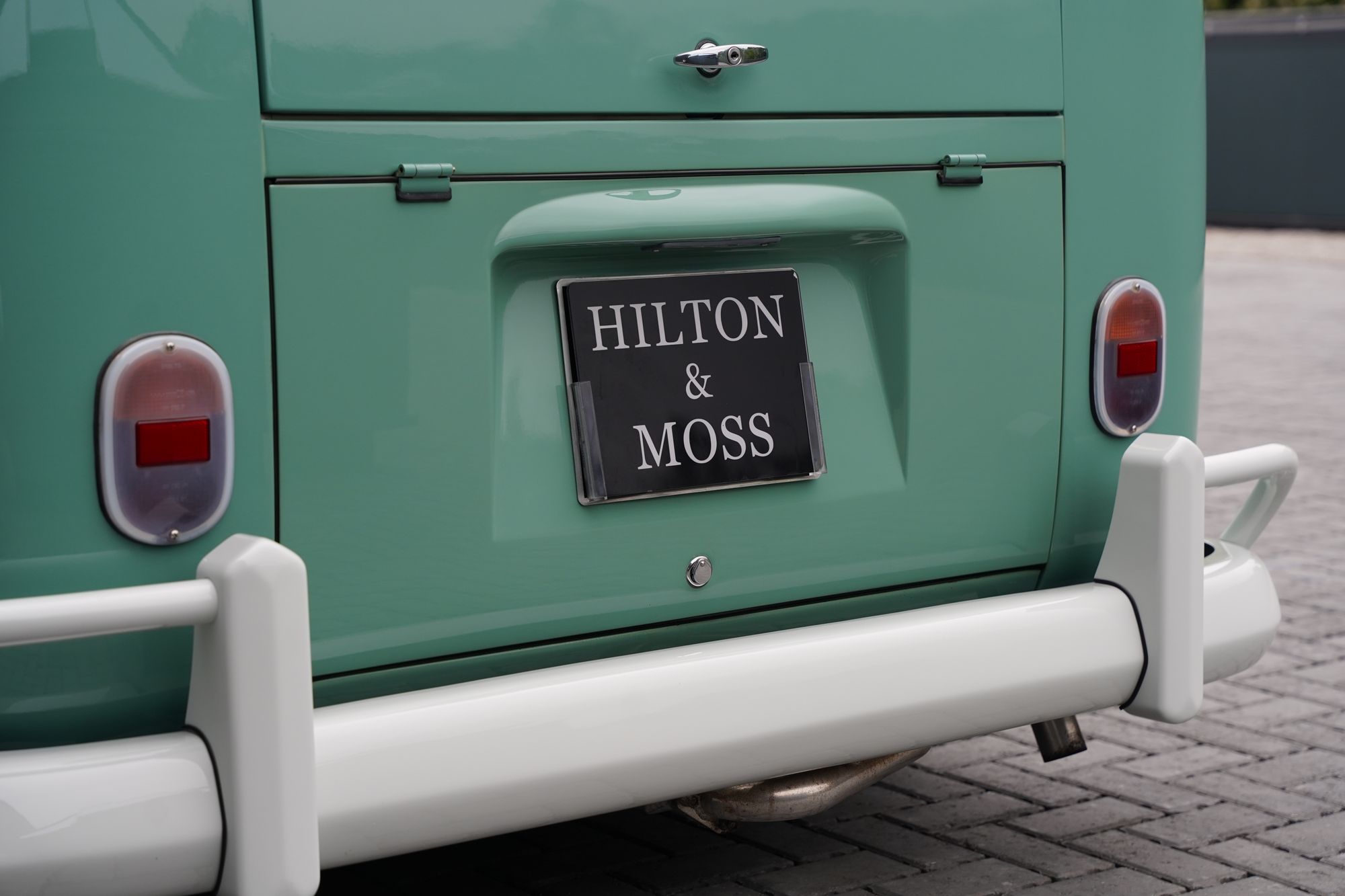 1962 Volkswagen Type 2 T1 15-Window Splitscreen Deluxe
