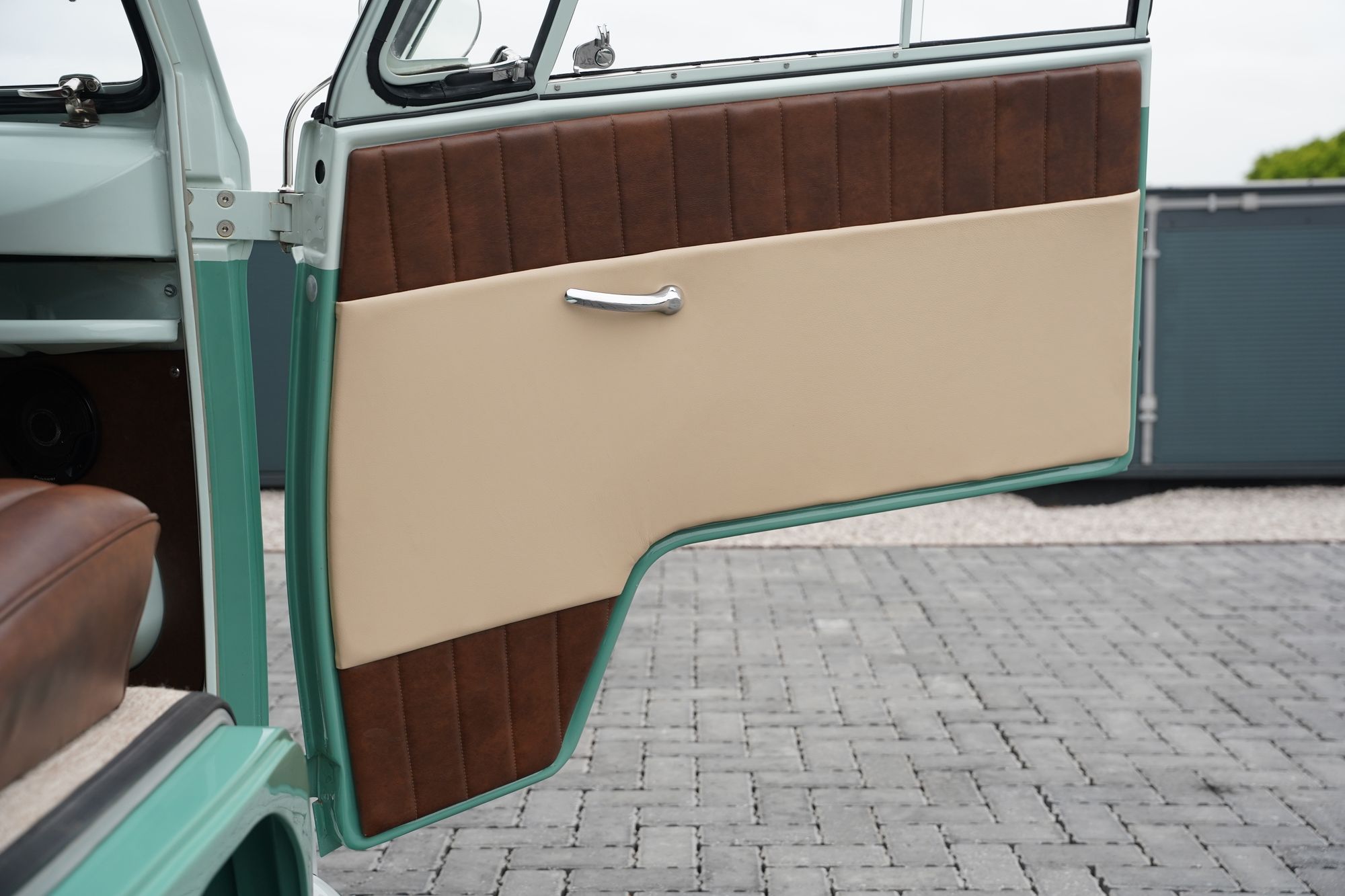 1962 Volkswagen Type 2 T1 15-Window Splitscreen Deluxe