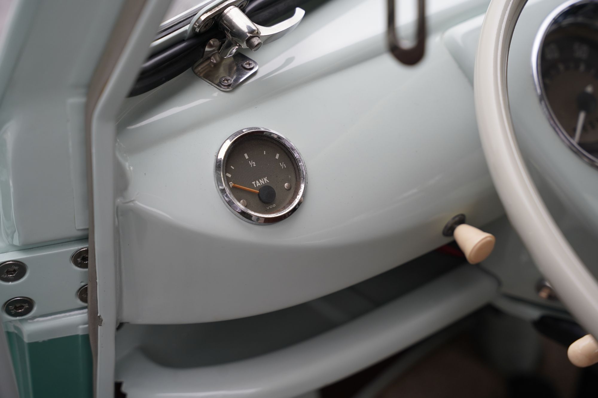 1962 Volkswagen Type 2 T1 15-Window Splitscreen Deluxe