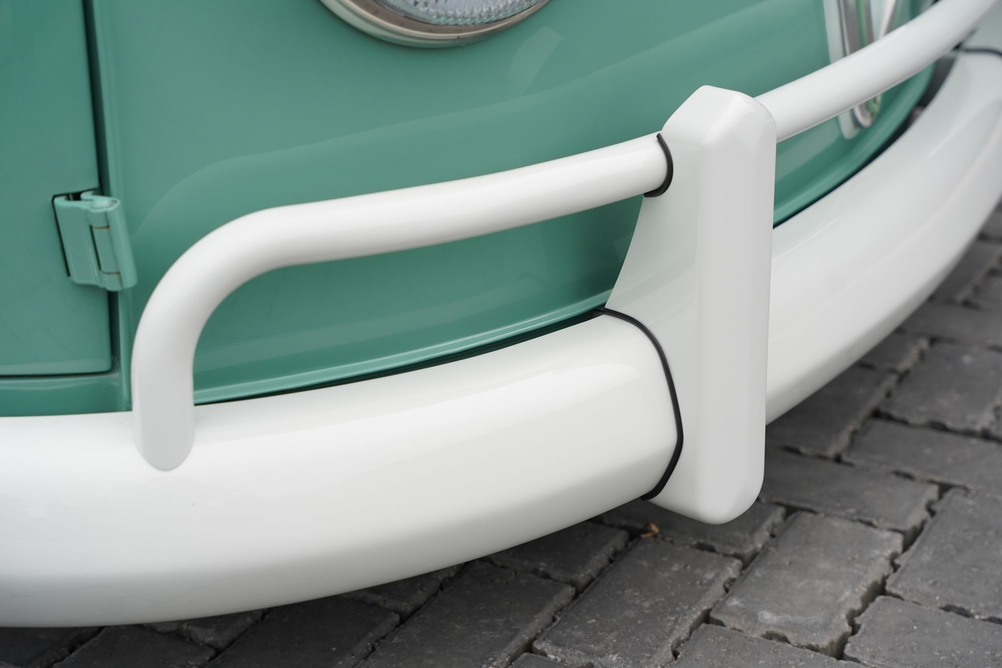 1962 Volkswagen Type 2 T1 15-Window Splitscreen Deluxe