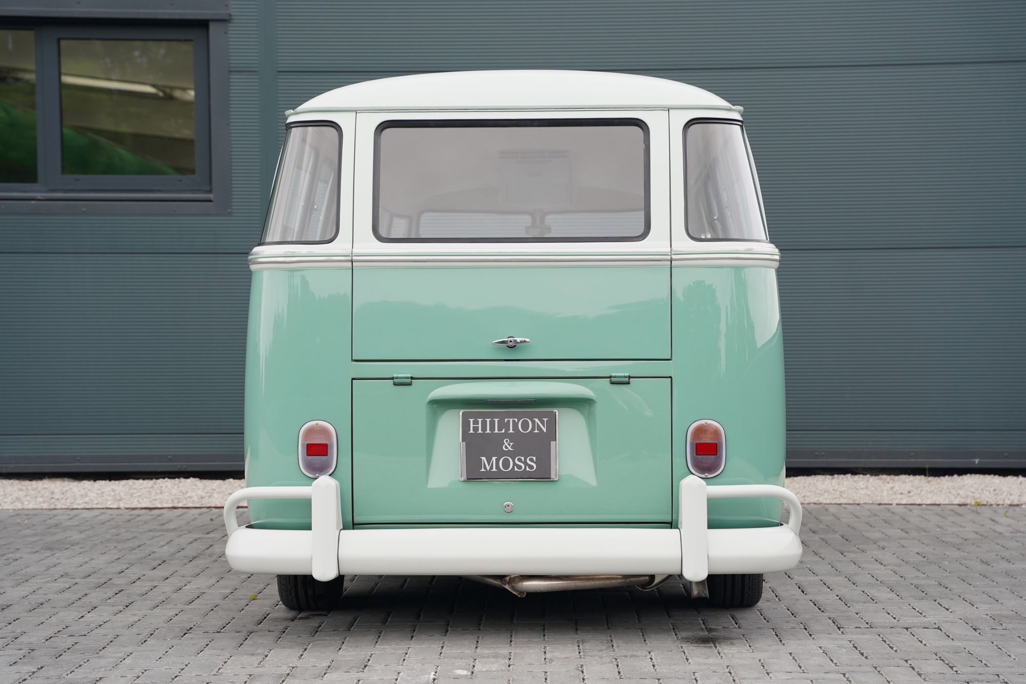 1962 Volkswagen Type 2 T1 15-Window Splitscreen Deluxe