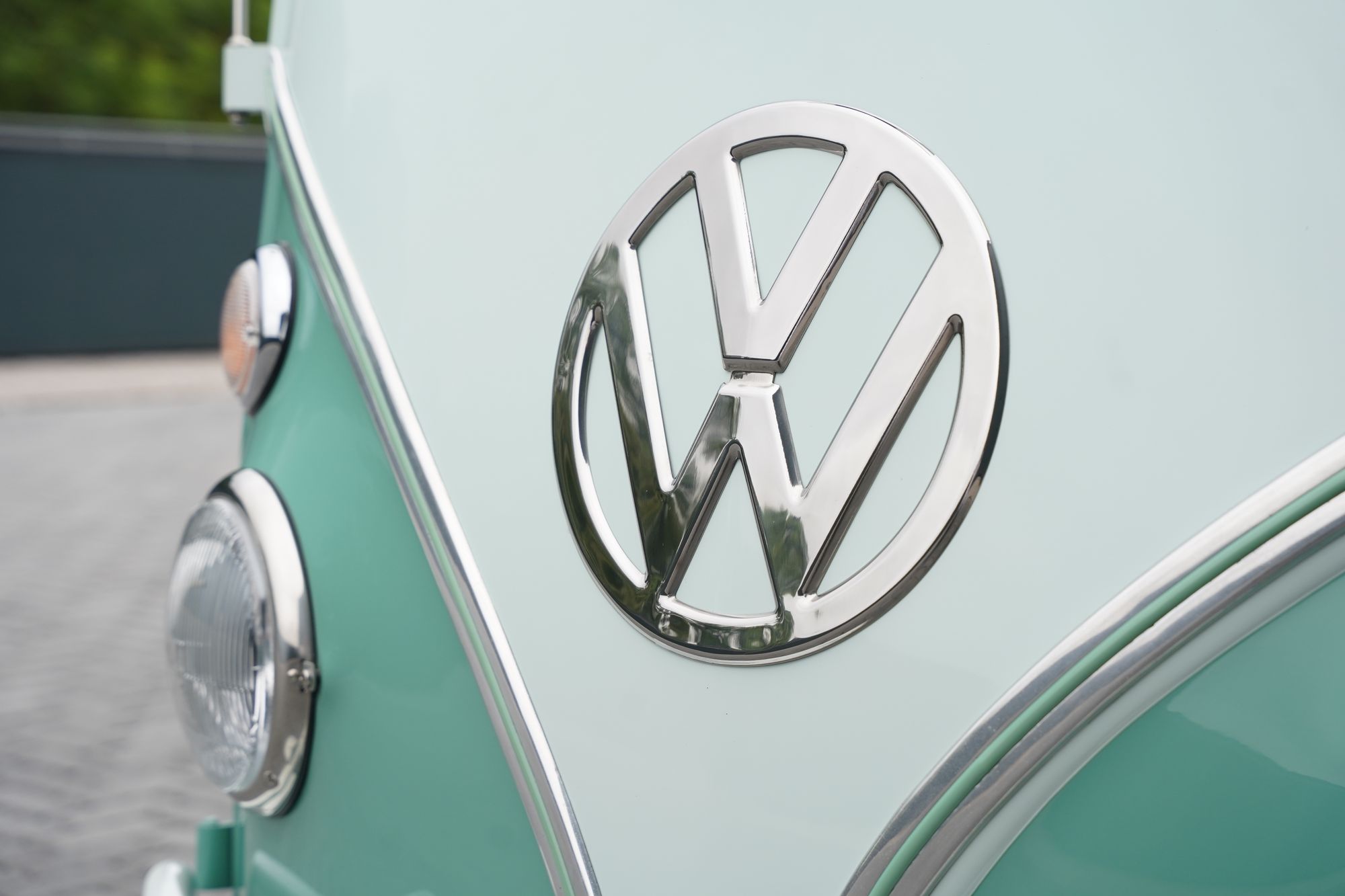 1962 Volkswagen Type 2 T1 15-Window Splitscreen Deluxe