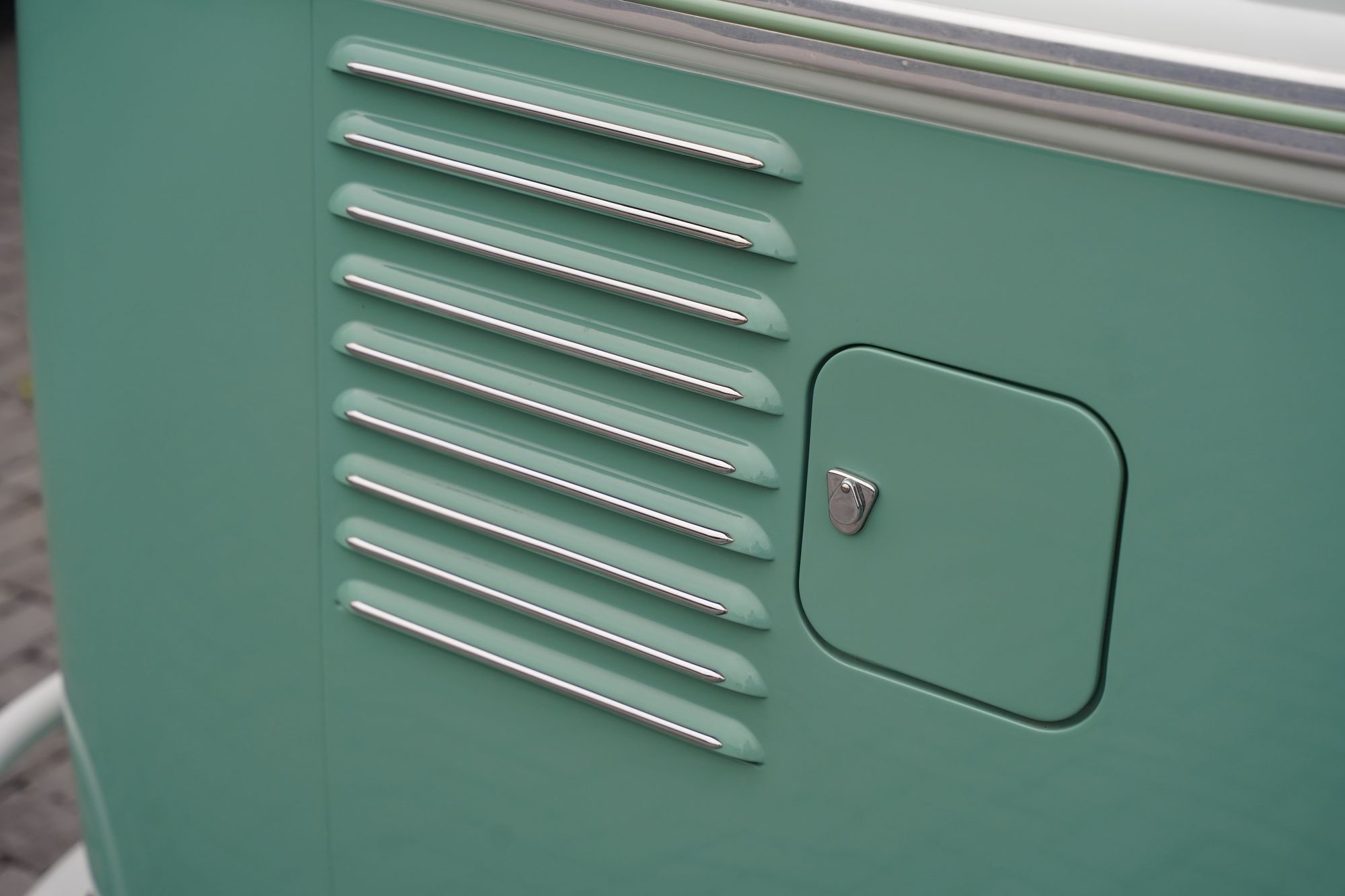 1962 Volkswagen Type 2 T1 15-Window Splitscreen Deluxe