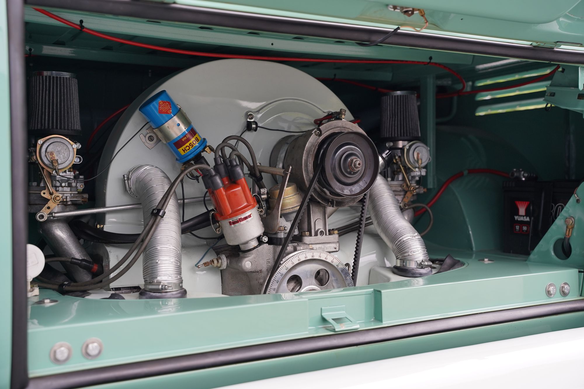 1962 Volkswagen Type 2 T1 15-Window Splitscreen Deluxe